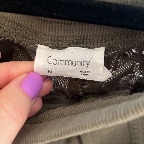 Aritzia Green cargo pants - Picture 2 of 3